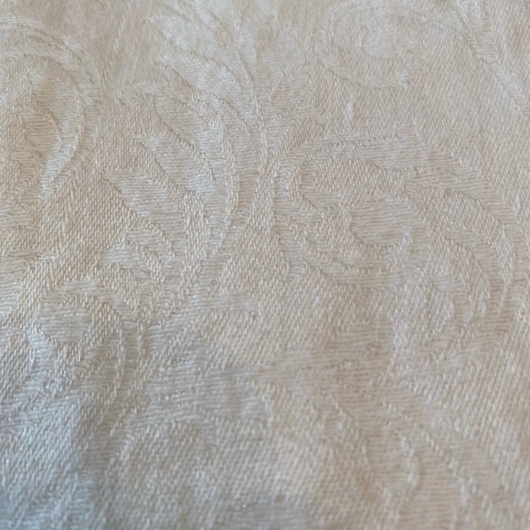 1950’s Damask Tablecloth 52” square - Picture 3 of 3